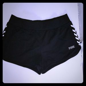 VICTORIA SECRET PINK SHORTS (M)